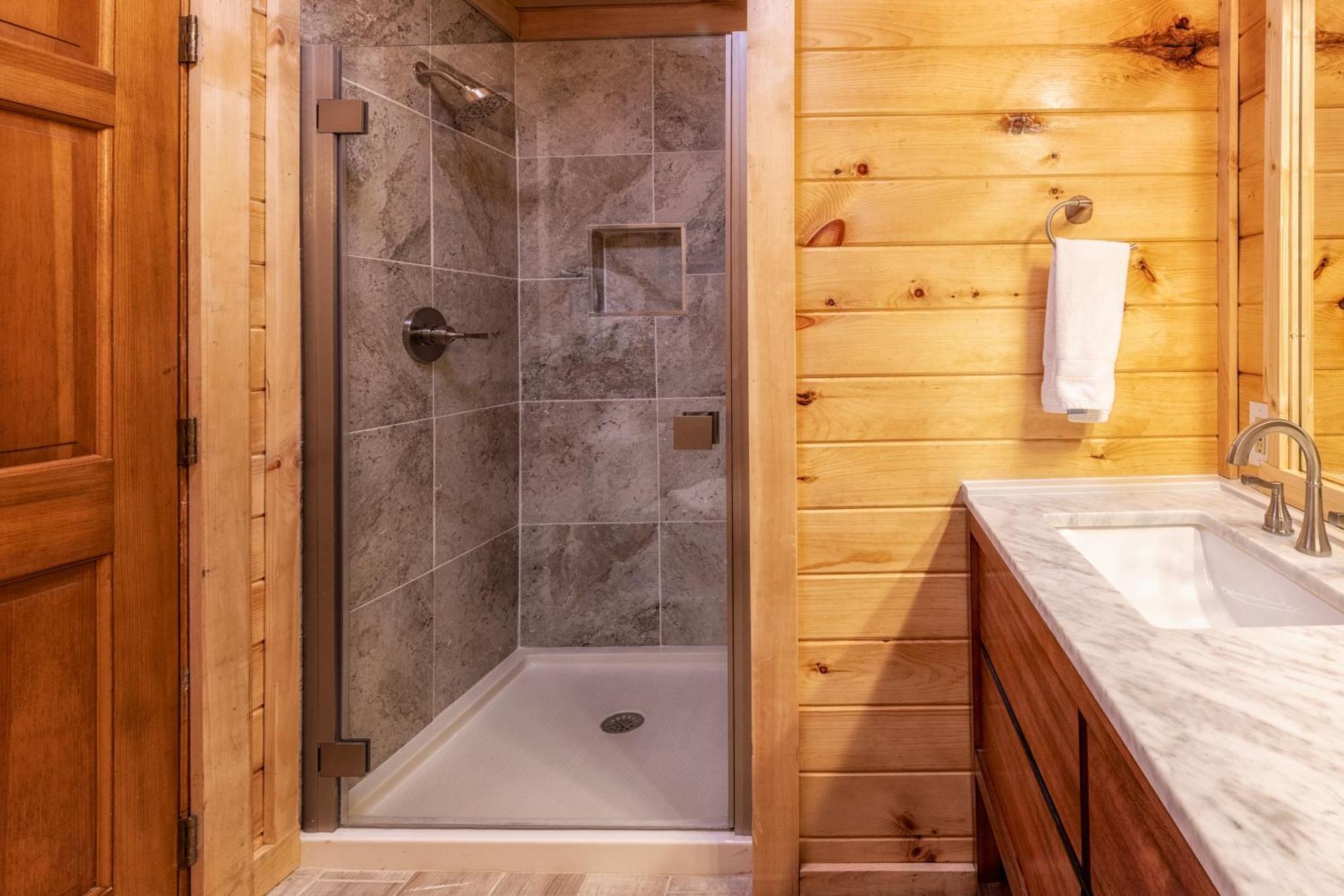 Real Log Cabin With Amazing Views, Hot Tub, Sauna, Games Gatlinburg Ngoại thất bức ảnh