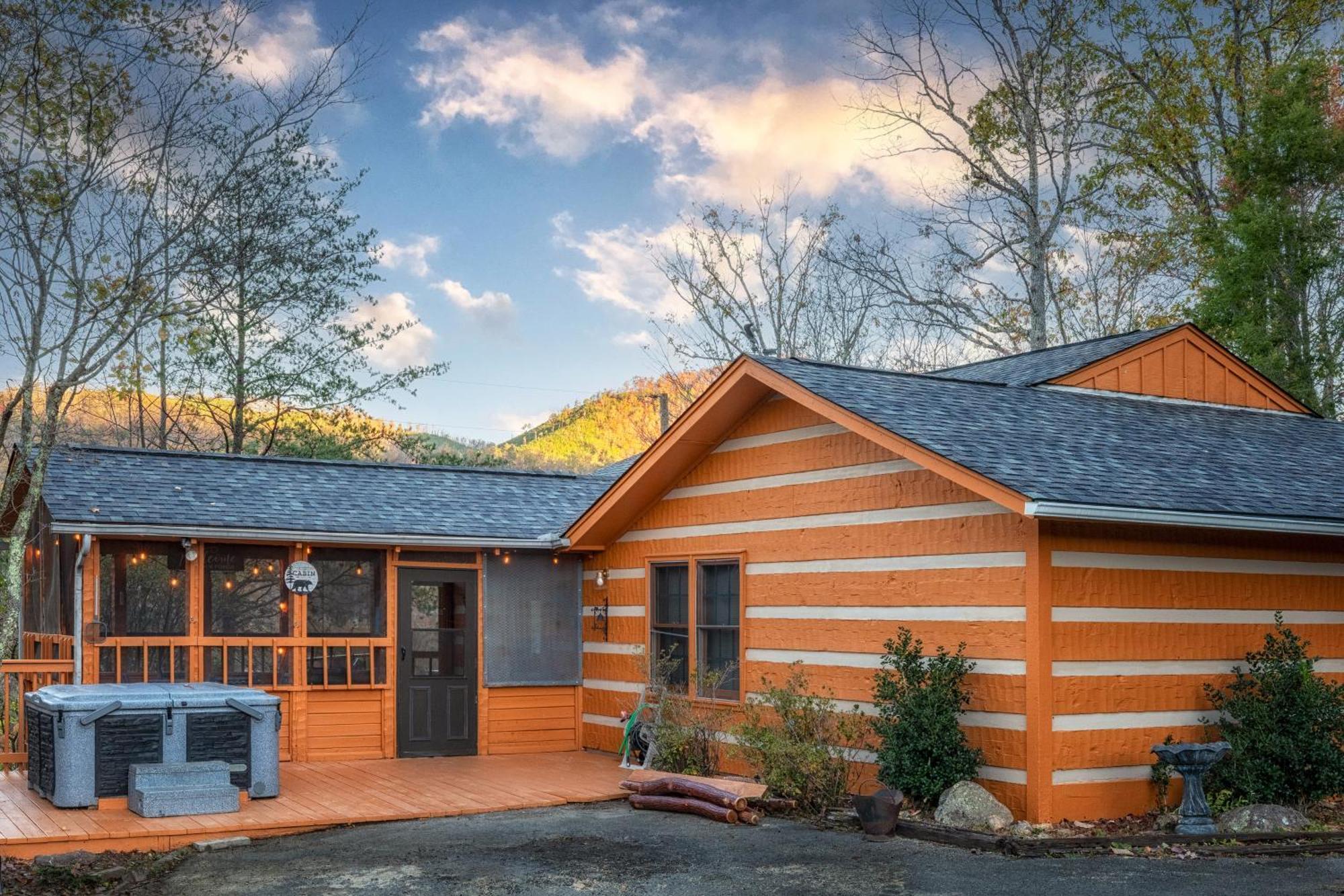 Real Log Cabin With Amazing Views, Hot Tub, Sauna, Games Gatlinburg Ngoại thất bức ảnh