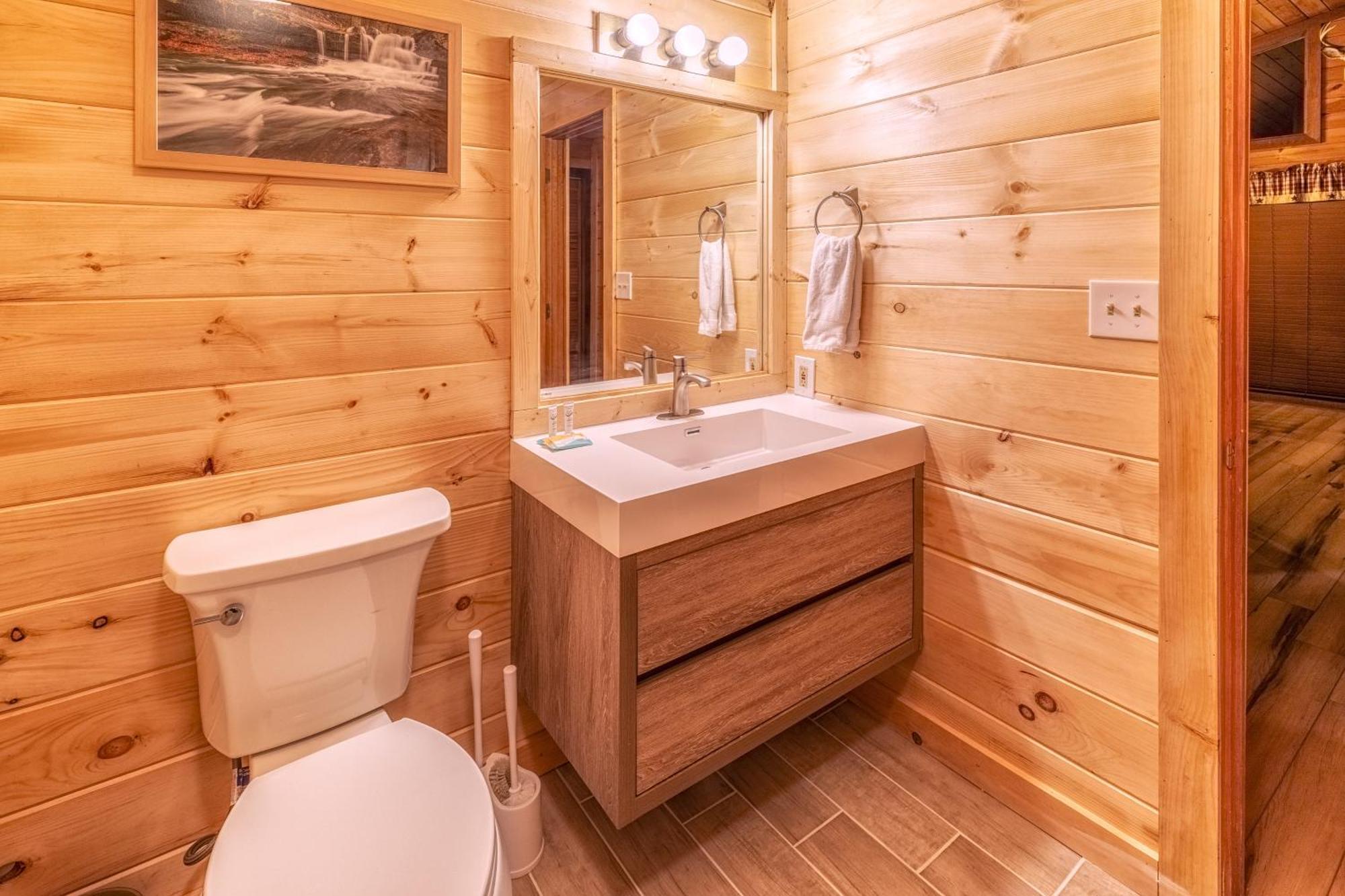 Real Log Cabin With Amazing Views, Hot Tub, Sauna, Games Gatlinburg Ngoại thất bức ảnh