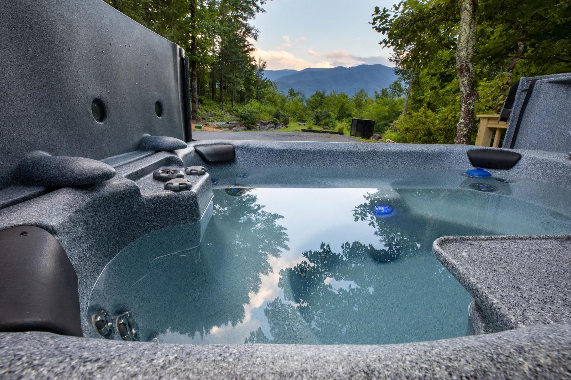 Real Log Cabin With Amazing Views, Hot Tub, Sauna, Games Gatlinburg Ngoại thất bức ảnh