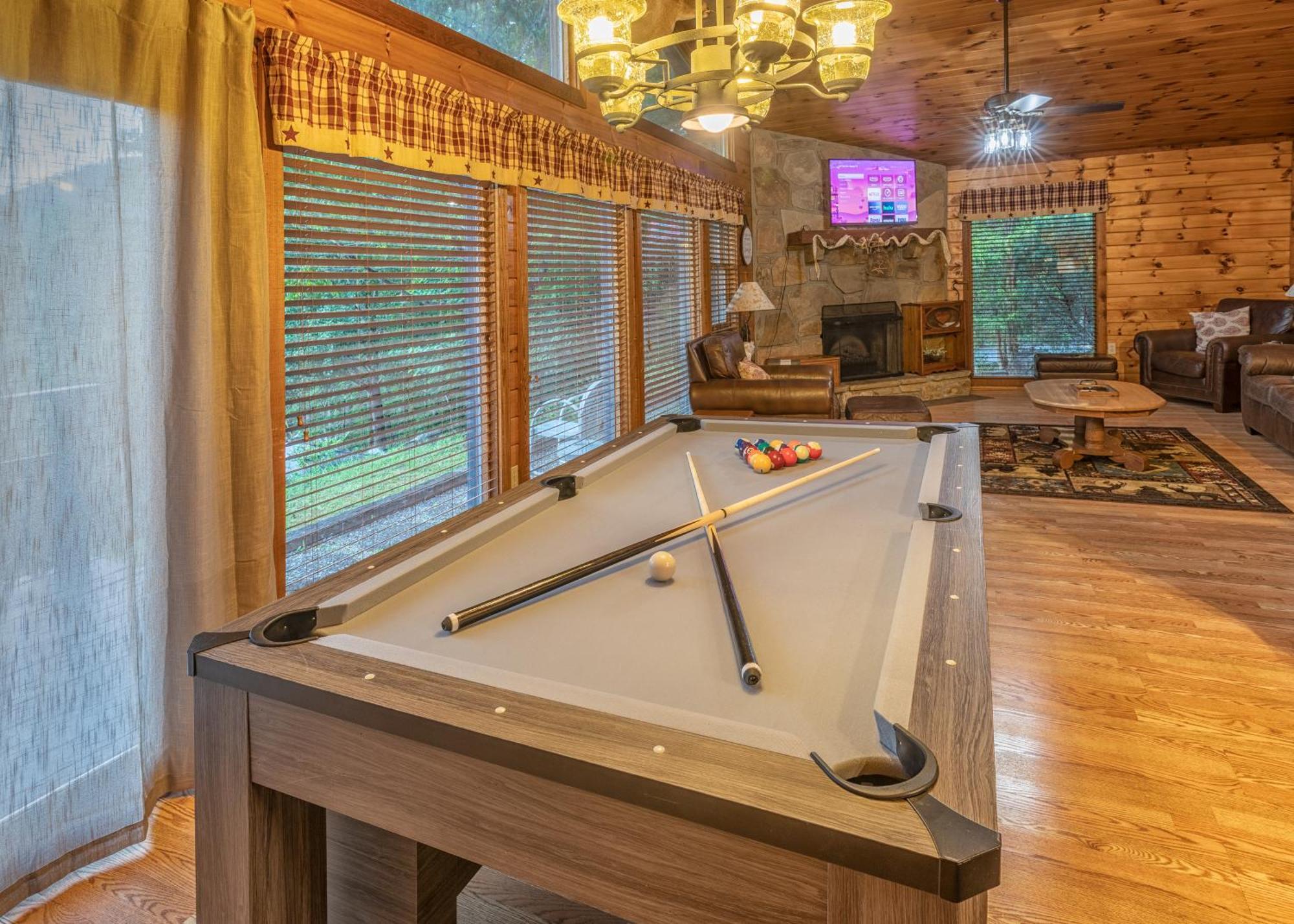 Real Log Cabin With Amazing Views, Hot Tub, Sauna, Games Gatlinburg Ngoại thất bức ảnh