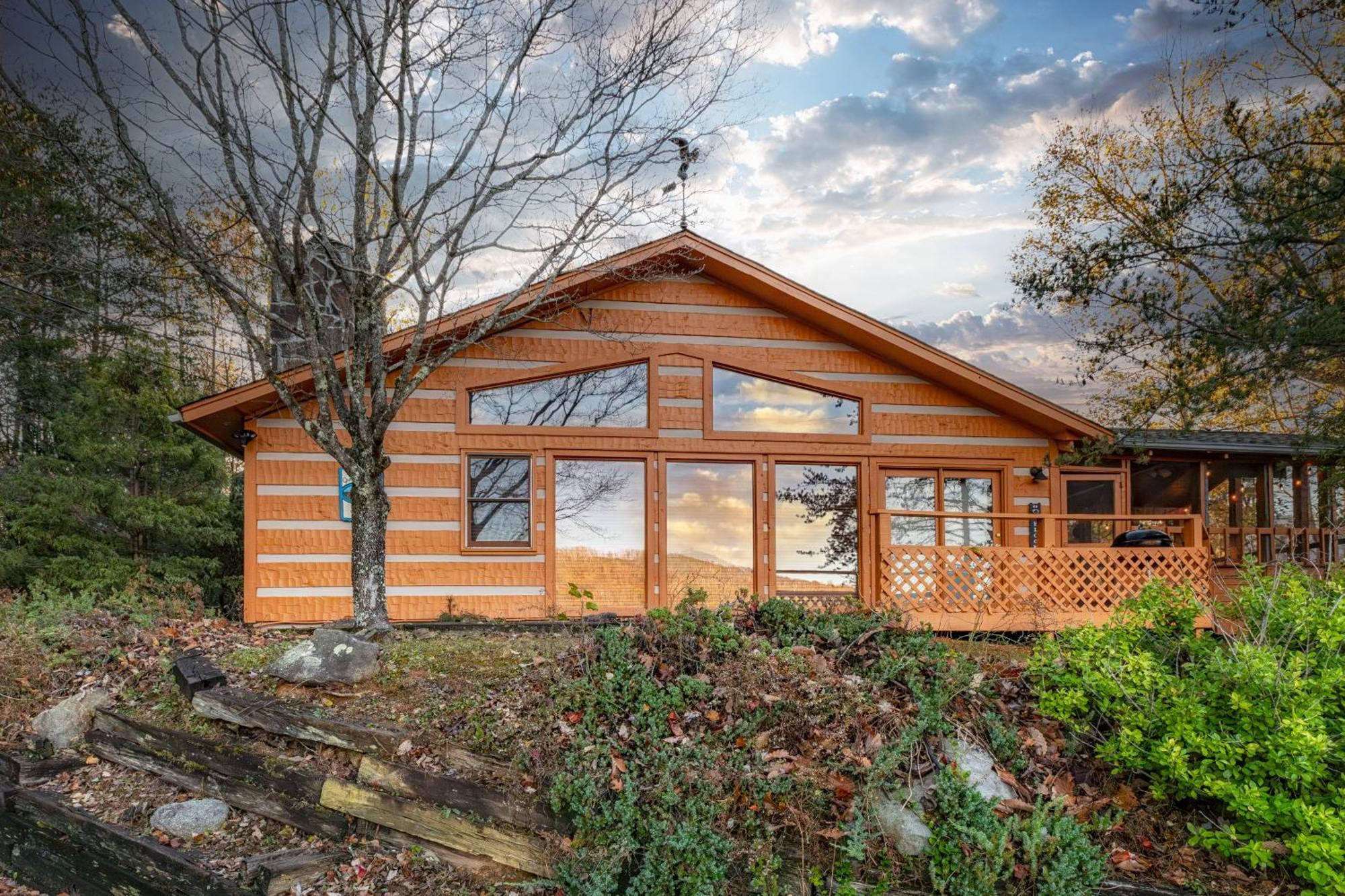 Real Log Cabin With Amazing Views, Hot Tub, Sauna, Games Gatlinburg Ngoại thất bức ảnh